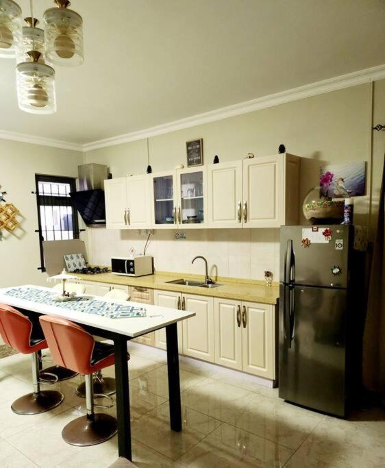 Kot Nu - Beach Themed Apartment - 3 Mins Walk From The Sea Flic-en-Flacq Zewnętrze zdjęcie